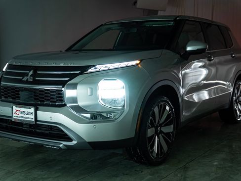 New 2025 Mitsubishi Outlander SE AWD/4WD image 37