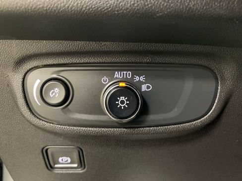 Used 2022 GMC Terrain SLE w/ Driver Convenience Package AWD/4WD image 14