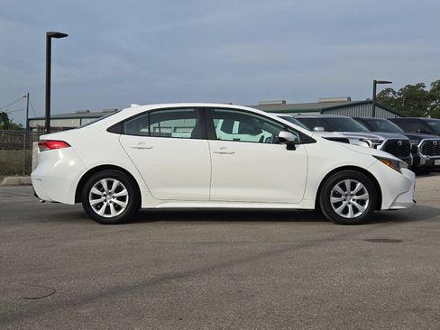 Used 2024 Toyota Corolla LE FWD image 6