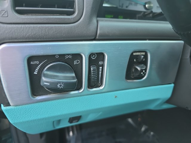 Used 2002 Ford Thunderbird RWD image 17