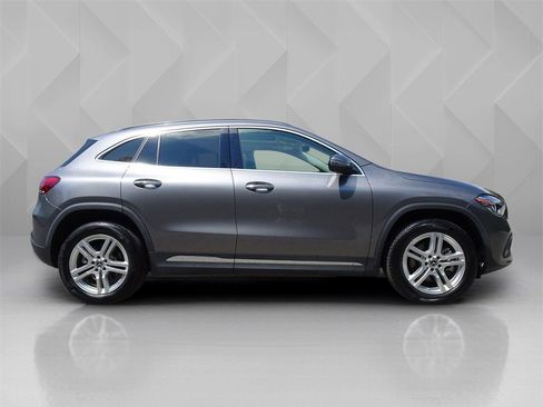 Used 2023 Mercedes-Benz GLA 250 4MATIC image 6