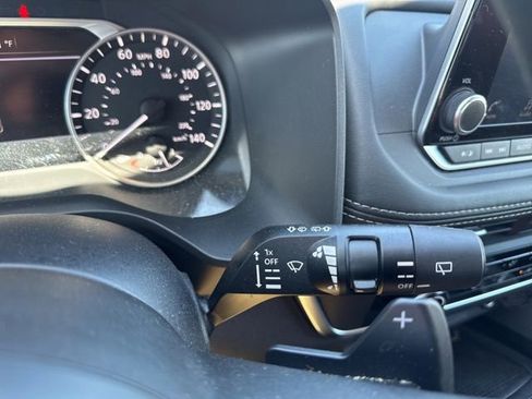 Used 2023 Nissan Rogue S AWD/4WD image 25