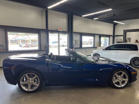 Used 2007 Chevrolet Corvette Convertible w/ Preferred Equipment Group RWD image 15