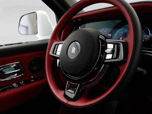 Certified 2025 Rolls-Royce Cullinan Black Badge AWD/4WD image 24