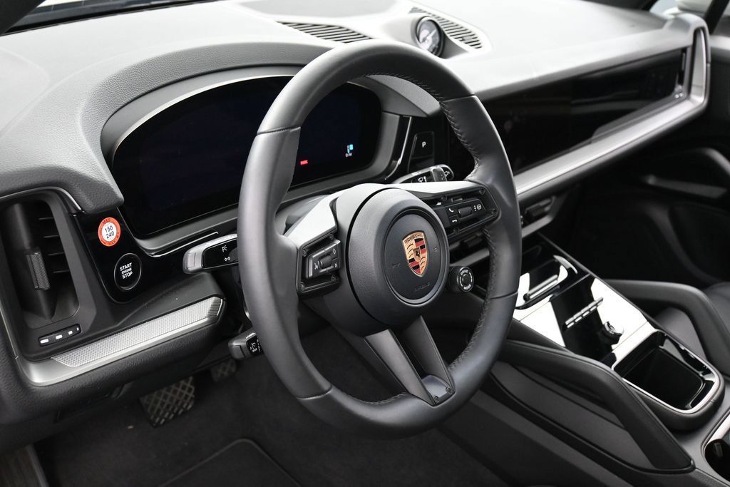 Certified 2026 Porsche Cayenne E-Hybrid AWD/4WD image 17