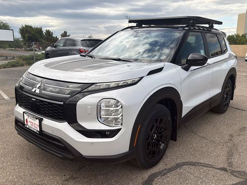 New 2026 Mitsubishi Outlander AWD image 3