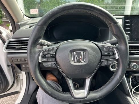Used 2020 Honda Accord Touring image 12
