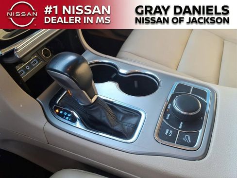 Used 2020 Jeep Grand Cherokee Limited AWD/4WD image 19