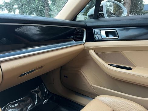 Used 2018 Porsche Panamera 4S image 43