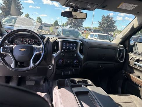 Used 2021 Chevrolet Silverado 1500 LT AWD/4WD image 13