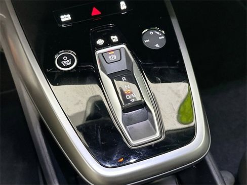 Used 2025 Audi Q4 e-tron Premium w/ Convenience Package image 17