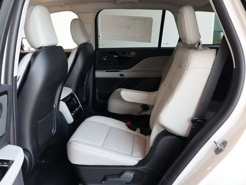 New 2025 Lincoln Aviator 2WD w/ Equipment Group 101A image 15