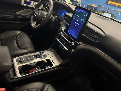 Used 2022 Ford Explorer ST w/ Equipment Group 401A image 18