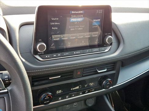 Used 2023 Nissan Rogue SV image 12