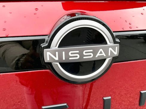 Used 2022 Nissan Pathfinder SL w/ Lighting Package (N92) image 29