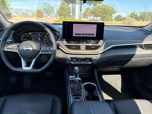 Used 2025 Nissan Altima 2.5 SL AWD/4WD image 29