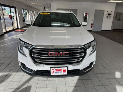 Used 2024 GMC Terrain SLT