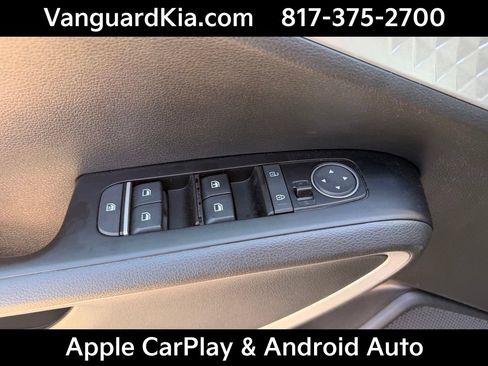 Certified 2025 Kia Soul LX w/ LX Technology Package FWD image 19