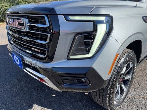 New 2026 GMC Yukon AT4 w/ AT4 Premium Package image 9