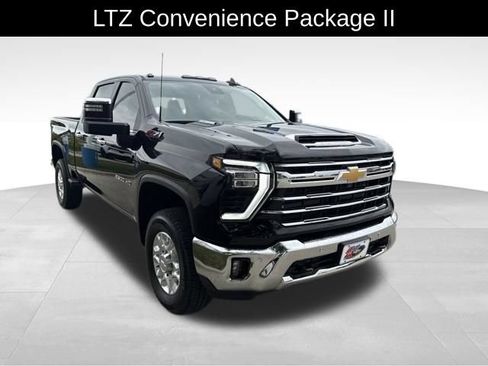 Used 2025 Chevrolet Silverado 2500 LTZ w/ LTZ Convenience Package AWD/4WD image 4