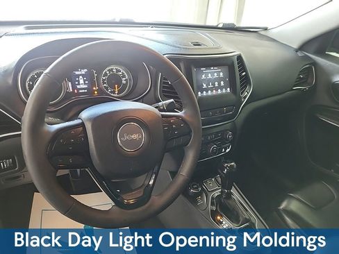 Used 2021 Jeep Cherokee Latitude Plus AWD/4WD image 11