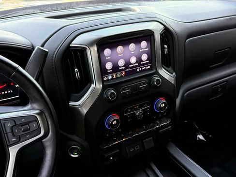 Used 2021 Chevrolet Silverado 1500 LTZ AWD/4WD image 30