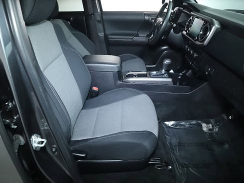 Certified 2023 Toyota Tacoma TRD Off-Road image 34