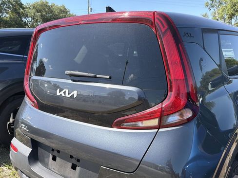 Certified 2022 Kia Soul LX FWD image 10
