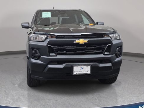 Used 2025 Chevrolet Colorado W/T RWD image 3