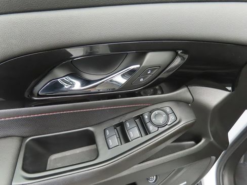 Used 2023 Chevrolet Traverse RS w/ LPO, Roadside Safety Package image 24