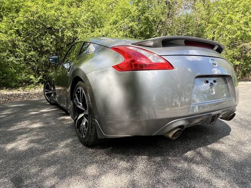 Used 2009 Nissan 370Z Touring w/ Sport Pkg RWD image 5