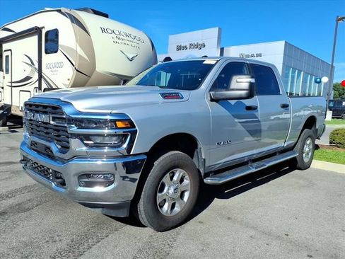 Used 2026 RAM 2500 Big Horn AWD/4WD image 11