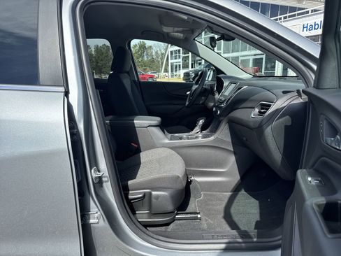 Used 2024 Chevrolet Equinox LT image 32