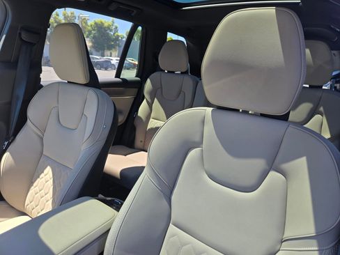 Used 2026 Volvo XC90 T8 Plus w/ Protection Package Premier AWD/4WD image 12