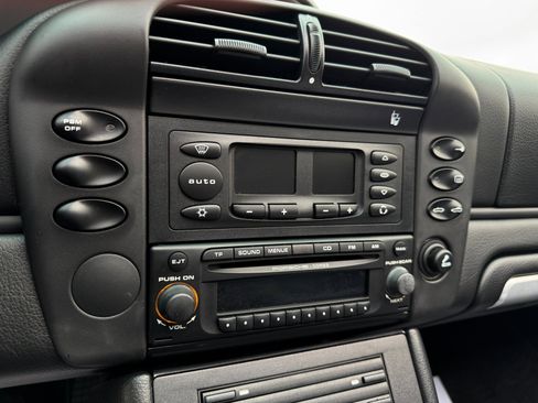 Used 2003 Porsche Boxster image 39