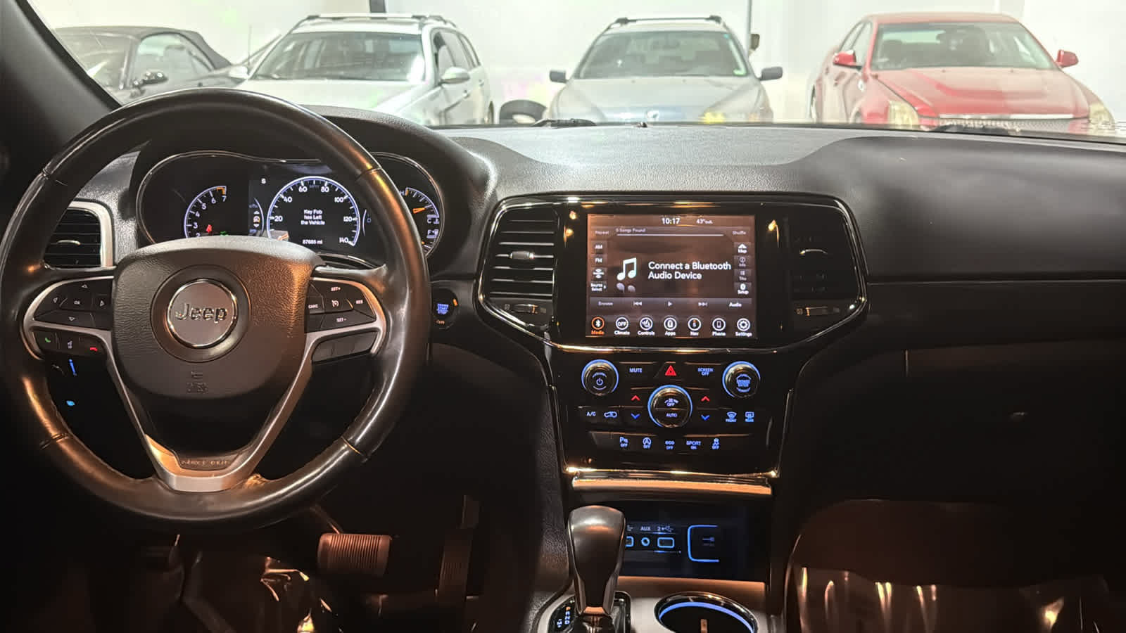 Used 2020 Jeep Grand Cherokee Altitude AWD/4WD image 28