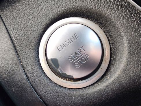 Used 2019 Mercedes-Benz GLC 300 4MATIC image 20