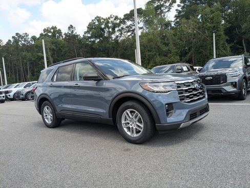 New 2026 Ford Explorer Active w/ Active Comfort Package RWD image 2
