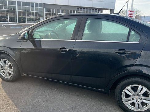 Used 2012 Chevrolet Sonic LT image 9