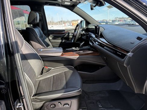 Used 2022 Cadillac Escalade ESV Premium Luxury w/ Performance Package image 15