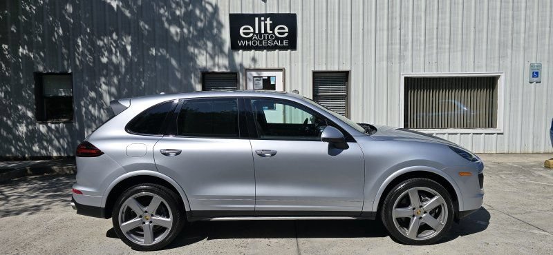 Used 2018 Porsche Cayenne Platinum Edition AWD/4WD image 6