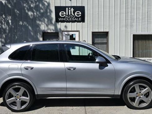 Used 2018 Porsche Cayenne Platinum Edition AWD/4WD image 6