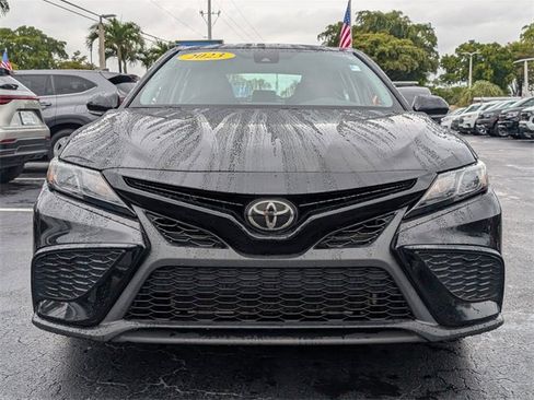 Used 2023 Toyota Camry SE image 2