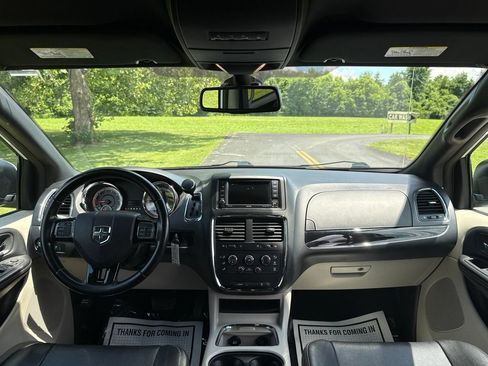 Used 2019 Dodge Grand Caravan SXT FWD image 30