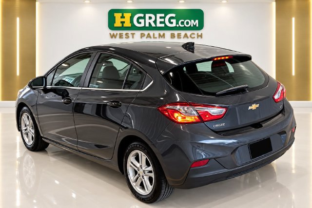 Used 2017 Chevrolet Cruze LT w/ Convenience Package FWD image 2