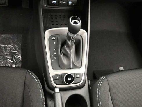New 2026 Hyundai Venue SEL FWD image 21