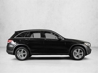 Used 2022 Mercedes-Benz GLC 300 4MATIC video 4