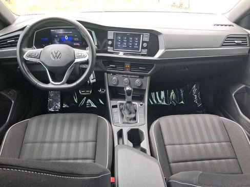 Used 2023 Volkswagen Jetta Sport image 8