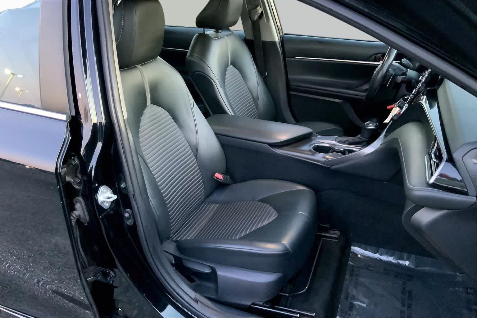 Used 2021 Toyota Camry SE FWD image 8