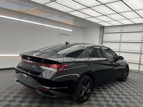 Used 2022 Hyundai Elantra SEL image 19